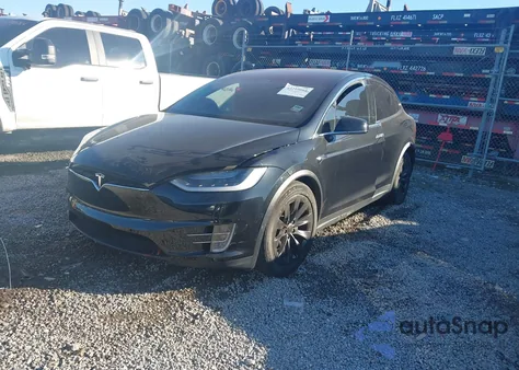 2018 Tesla Model X 100D/75D/P100D z USA, uszkodzony, nr VIN 5YJXCBE20JF110593